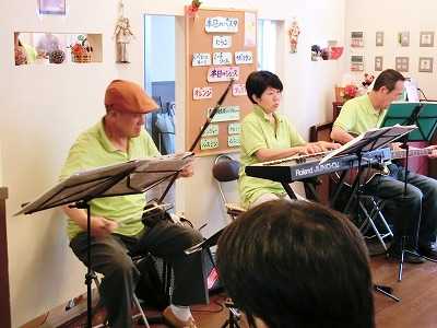 あだち団塊ネット サエラ 歌声喫茶 ｉｎ ふれんどりぃ 動画 あだち団塊ネット サエラ