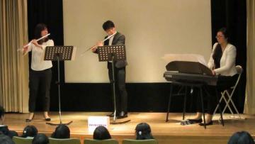 梅田図書館まつり ミニコンサート 活動報告 Npo法人おたまじゃくしクラブ